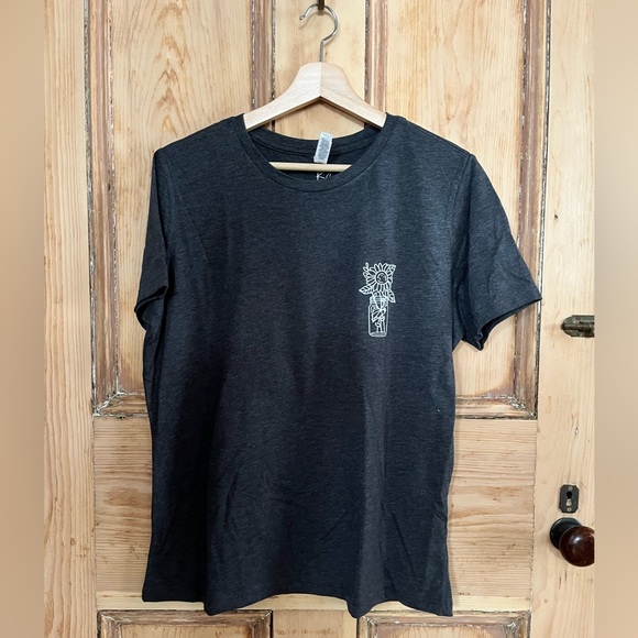 Women’s grey large tshirt - Picture 1 of 2